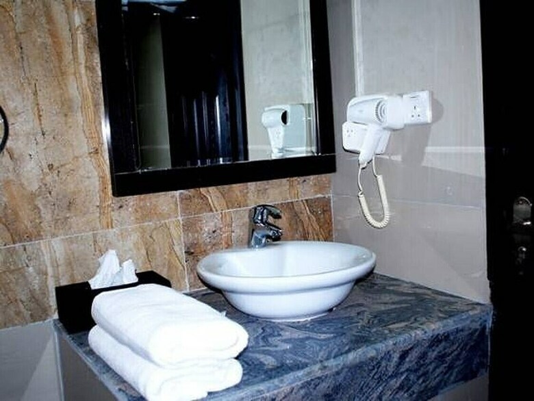 Hotel Paconsu Suites