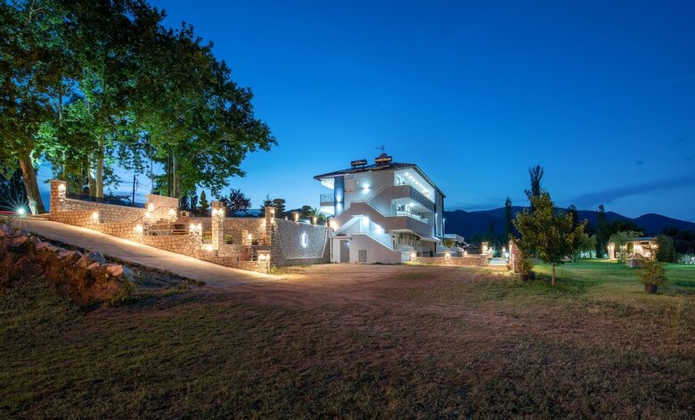 A Ponte Studios And Apartments
