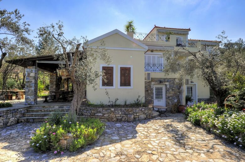 Hotel Gera's Olive Grove