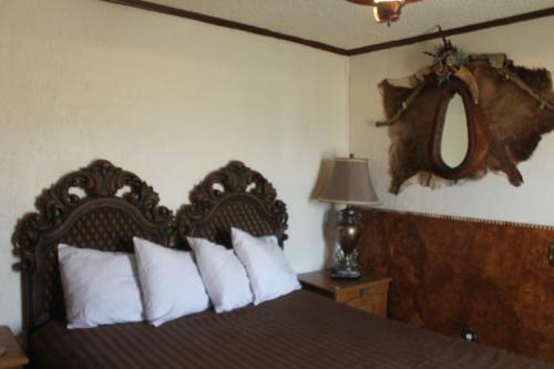 Black Bear Motel