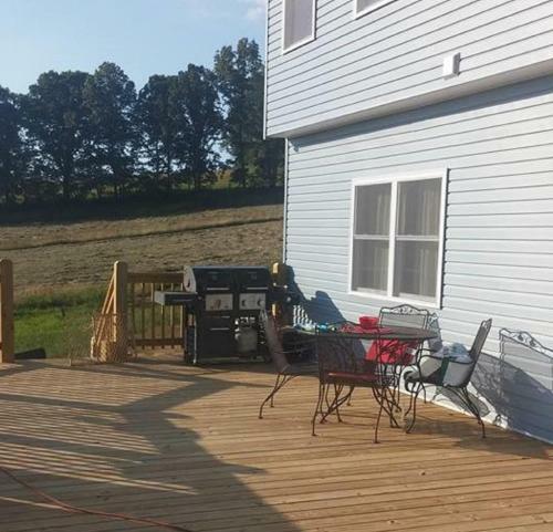 Bender's Bed And Breakfast On The Rise