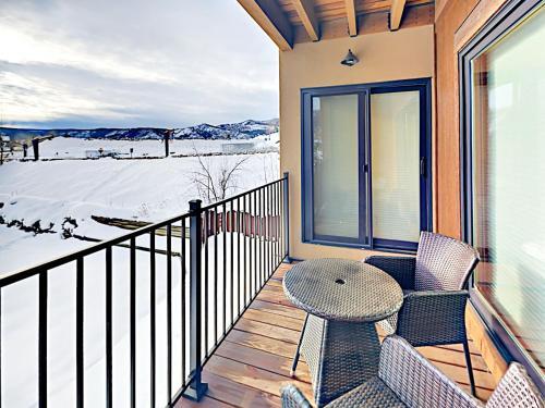 Apartamento Snow Flower Condominium Unit 212