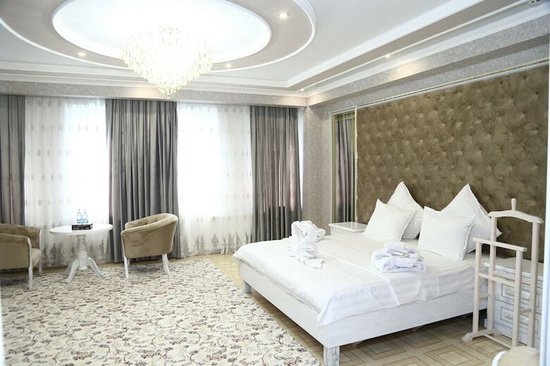 Oydin Plaza Hotel