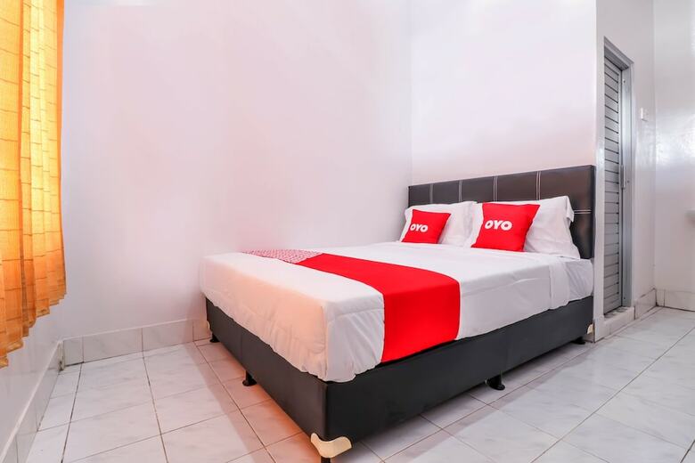 Hotel Oyo 1356 Gusti Residence