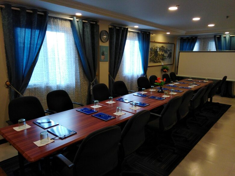 Hotel Venezia Suites Iloilo