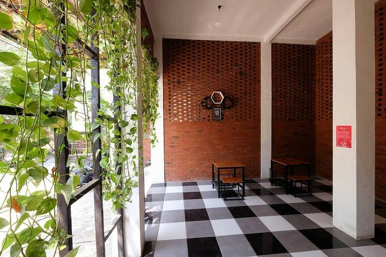 Hotel Reddoorz Syariah @ Selomangleng Kediri