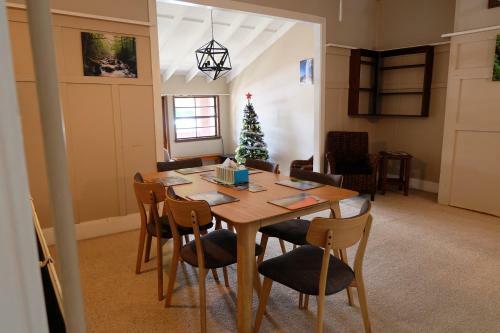 Hostal Kiwi As Guest House