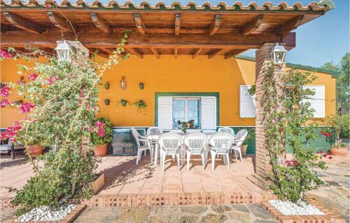 Four-bedroom Holiday Home In Constantina