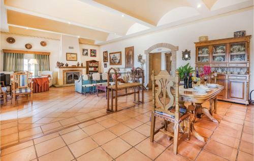 Four-bedroom Holiday Home In Constantina