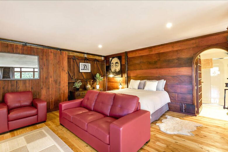 The Rustic Retreat