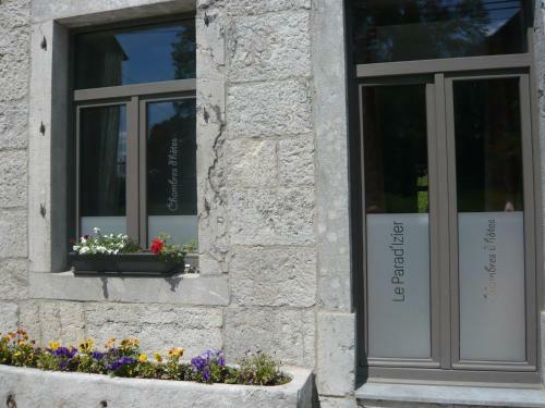 Hostal B&B Le Parad'izier