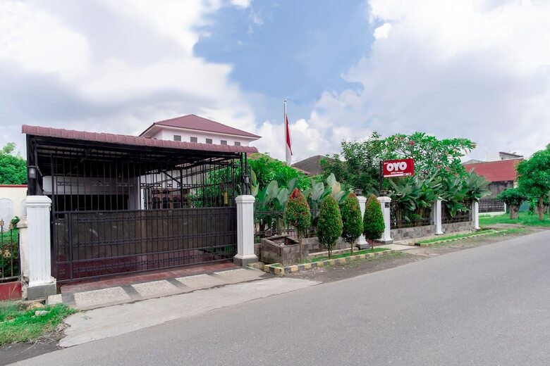 Hotel Oyo 1632 1000 House