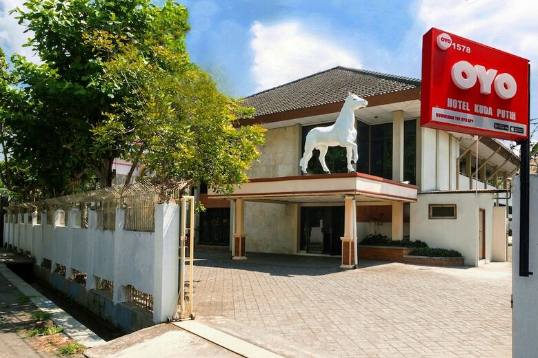 Oyo 1578 Hotel Kuda Putih