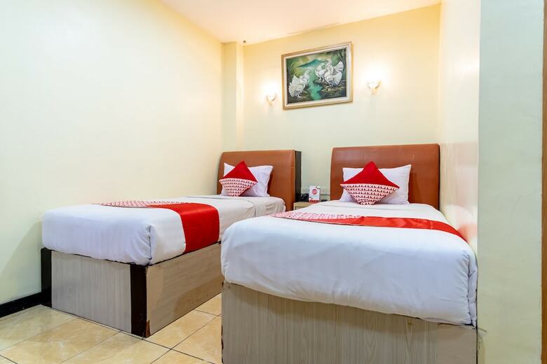 Hostal Capital O 2023 Medan Ville Hotel