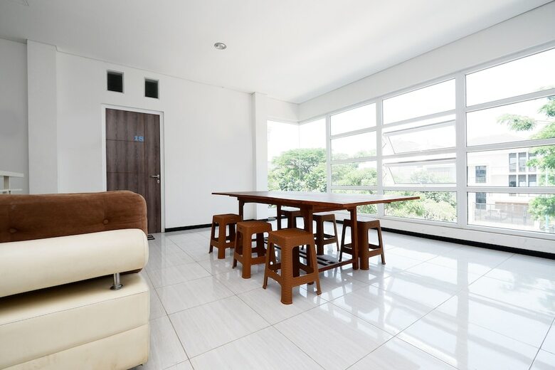 Hostal Oyo 1884 Sunshine Hostel