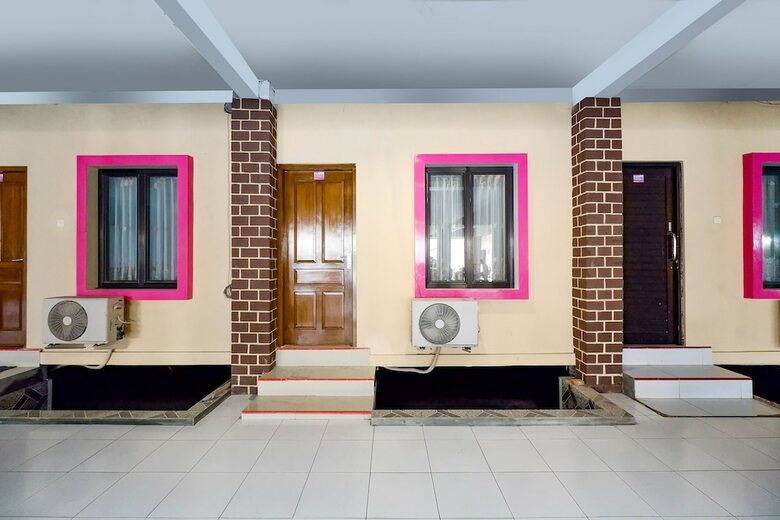 Oyo 1706 Hotel H&w Solo