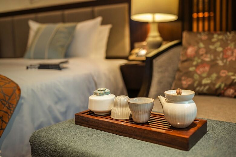 Hejing Chengshang Generations Hotel