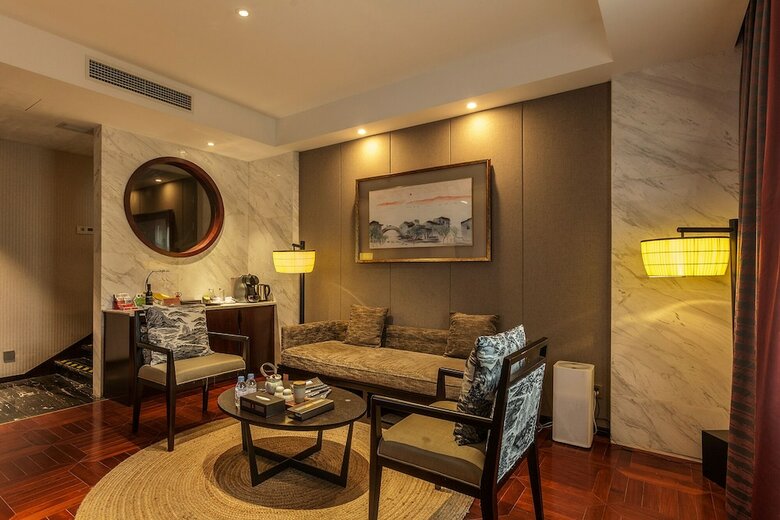 Hejing Chengshang Generations Hotel