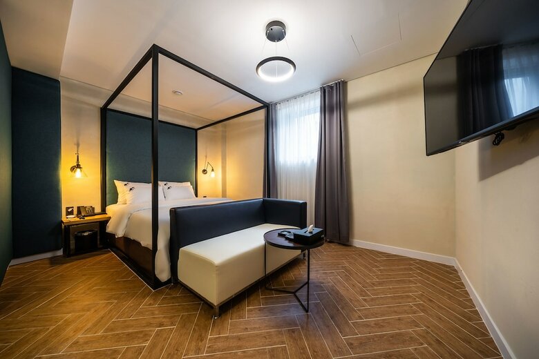 Hotel Moon