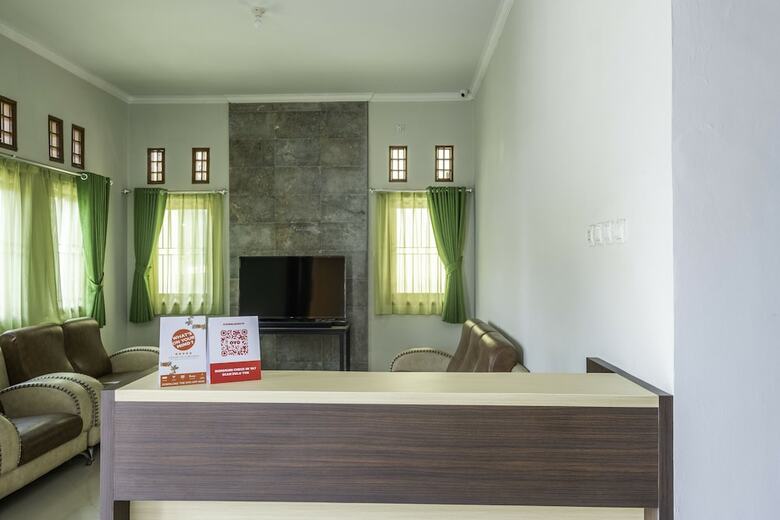 Hotel Oyo 2072 Wisma Teratai