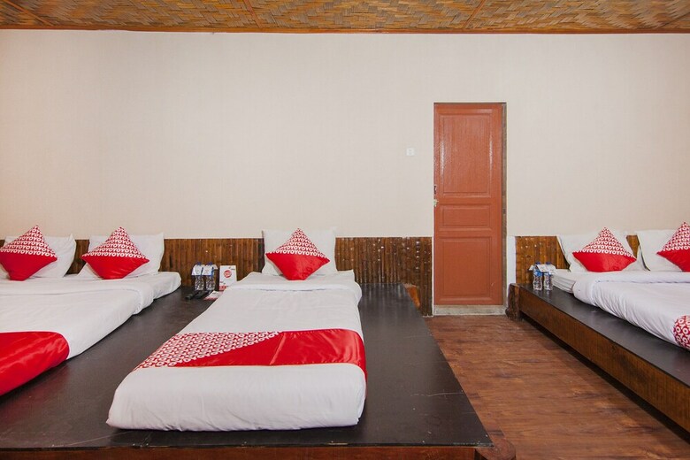 Hostal Oyo 1543 Sibayak Ncole