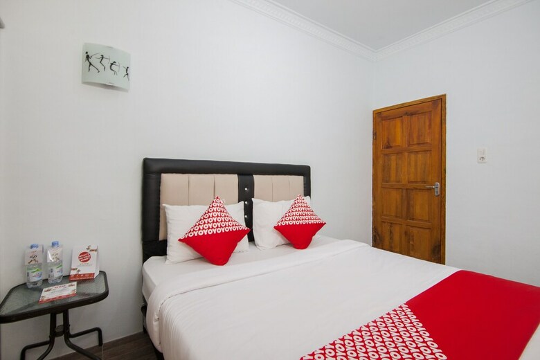 Hostal Oyo 1543 Sibayak Ncole