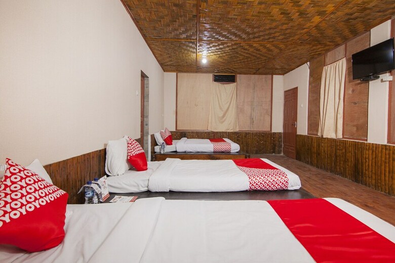 Hostal Oyo 1543 Sibayak Ncole