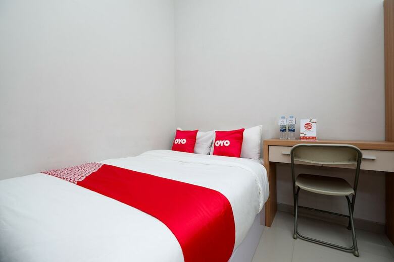 Hostal Oyo 1523 Erna's House Solo