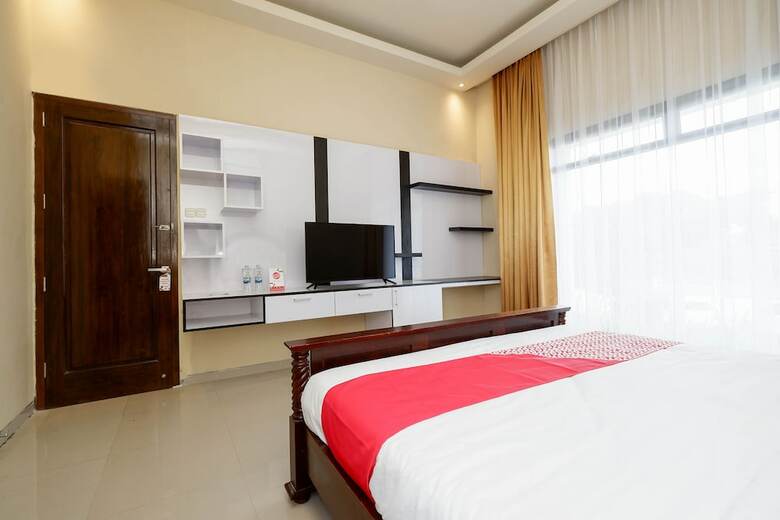 Hostal Oyo 1523 Erna's House Solo