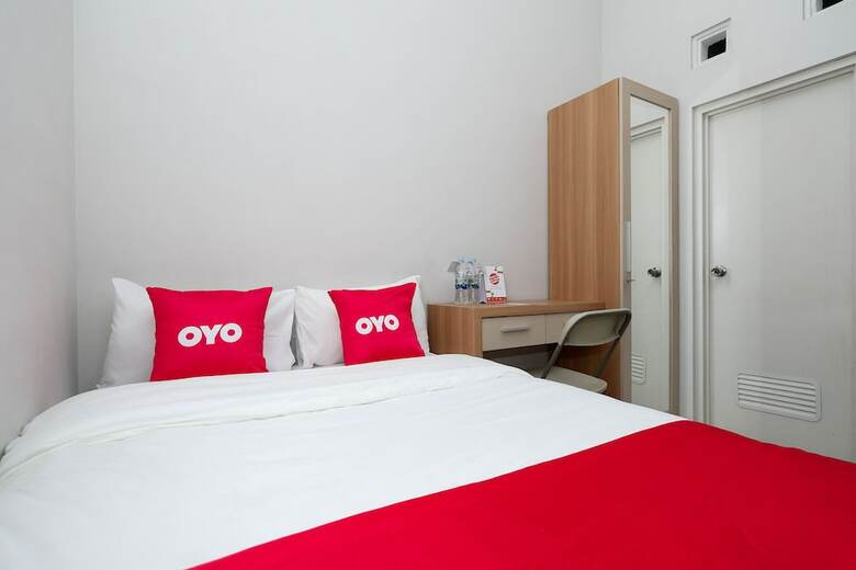 Hostal Oyo 1523 Erna's House Solo
