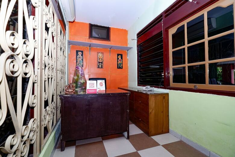 Hostal Oyo 2095 Wisma Daun