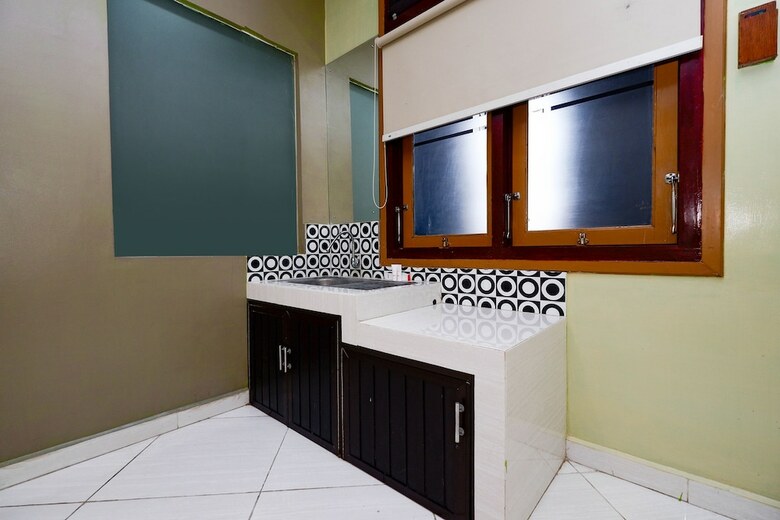 Hostal Oyo 2095 Wisma Daun
