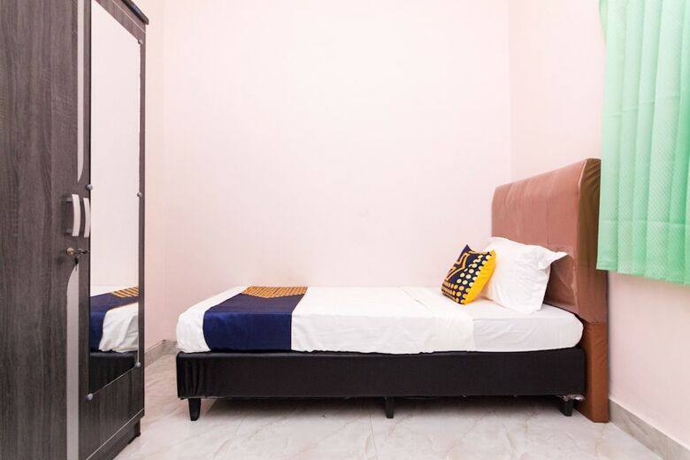 Hostal Oyo 1917 Mamora Homestay