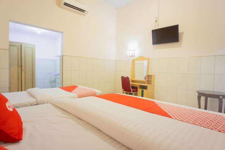 Oyo 2180 Vina Vira Hotel