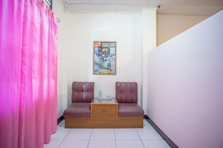 Oyo 2180 Vina Vira Hotel
