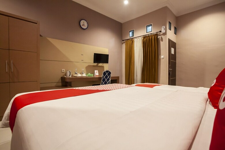 Hotel Oyo 1955 Wisma Sunshine