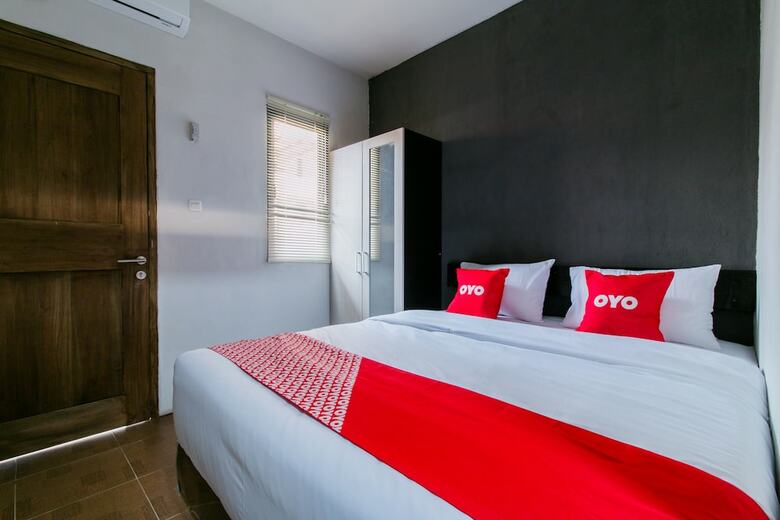 Hotel Oyo 1898 Louise Place