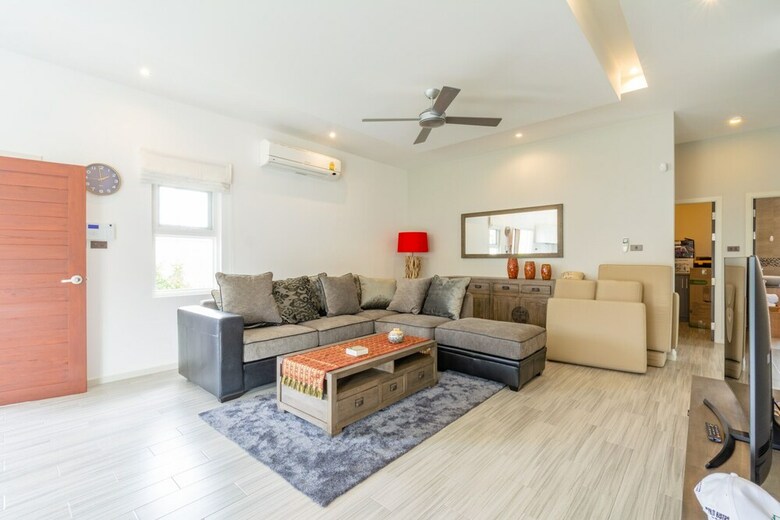 Tropical 3 Bedrooms Pool Villa Mp75