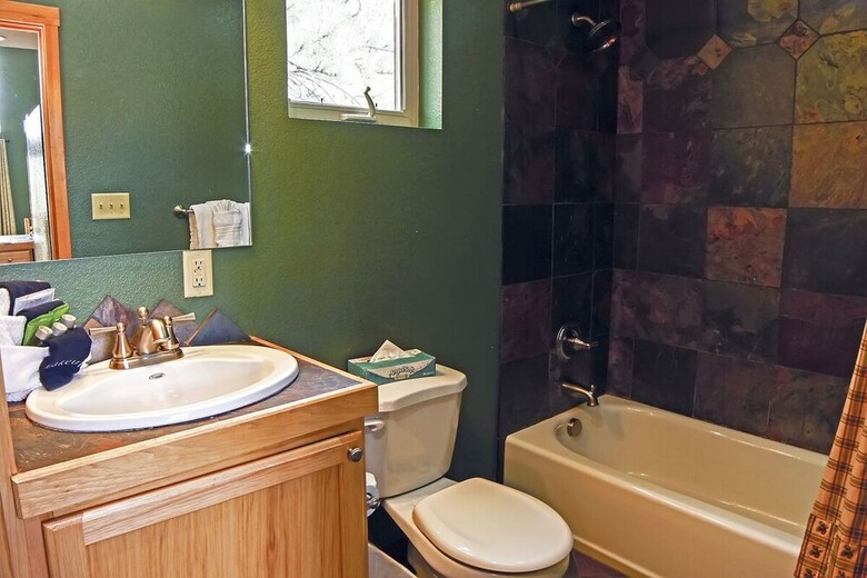 Cabana Lazy R Cottages: 16a