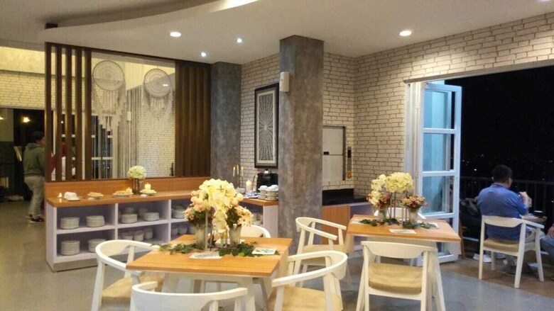 Are You And I Bed & Breakfast