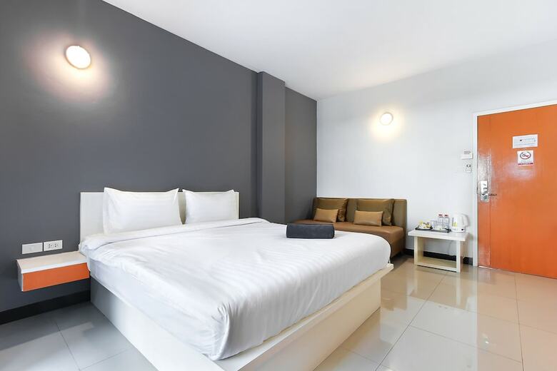 Hotel D Varee Xpress Fullroom 77 Srinakarin