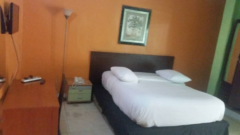 Wingate House Hotel