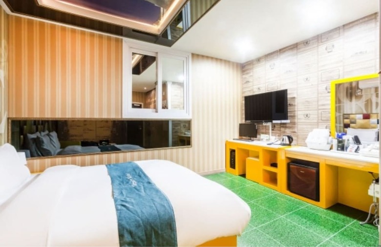 Hotel Sky Opening Motel
