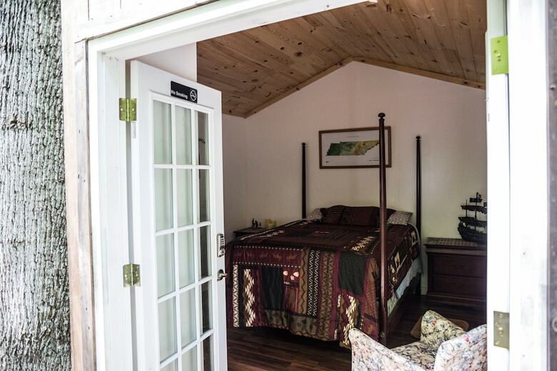 Mountain Harbour Bed & Breakfast