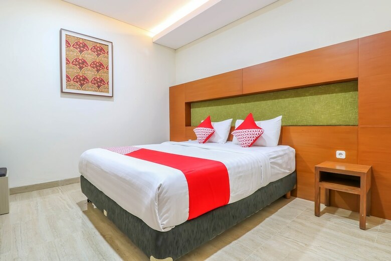 Hostal Oyo 2234 Dewi Uma House
