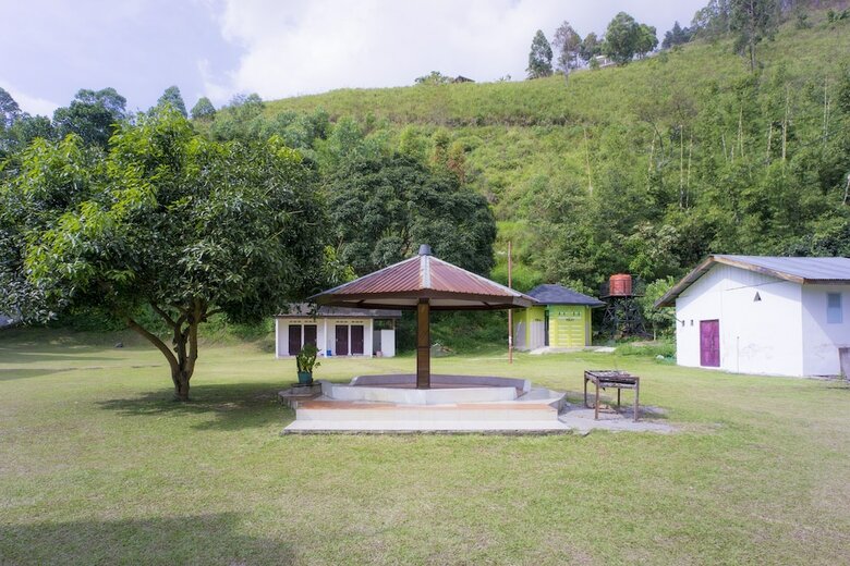 Hotel Oyo 2186 Tongging Beach