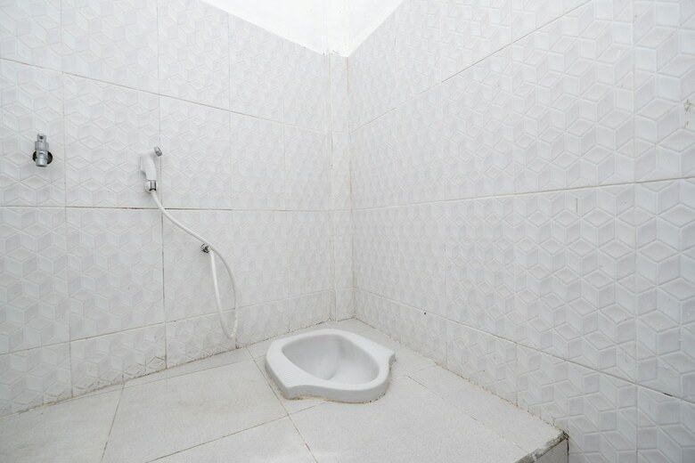 Hostal Spot On 2262 Indekost Putri Kikandrya