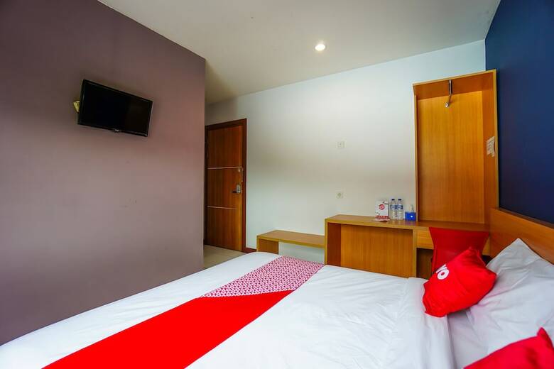 Oyo 2515 D'karombasan Hotel