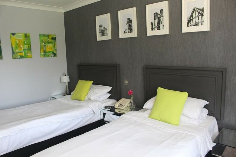 Mercure Warwick Honiley Court Hotel