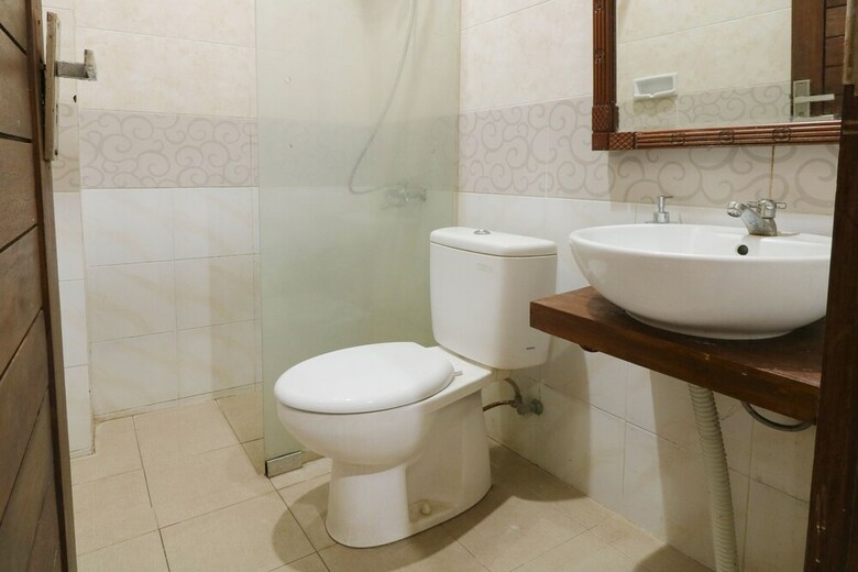 Hostal Oyo 2581 Ketut Smile